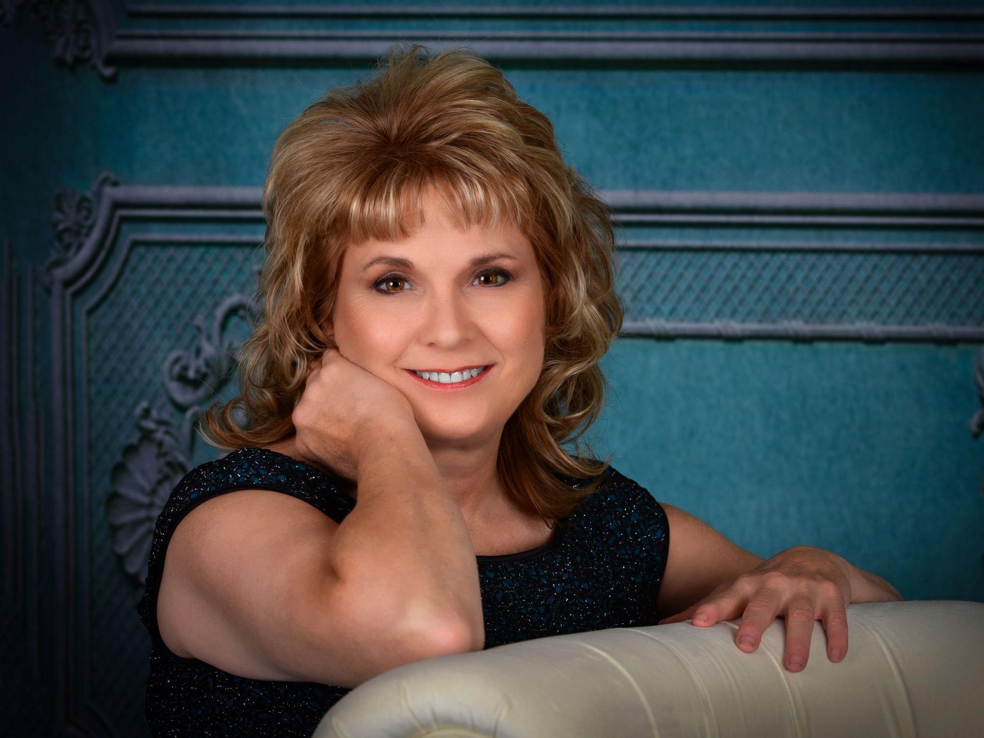 carousel-hero-element image-15